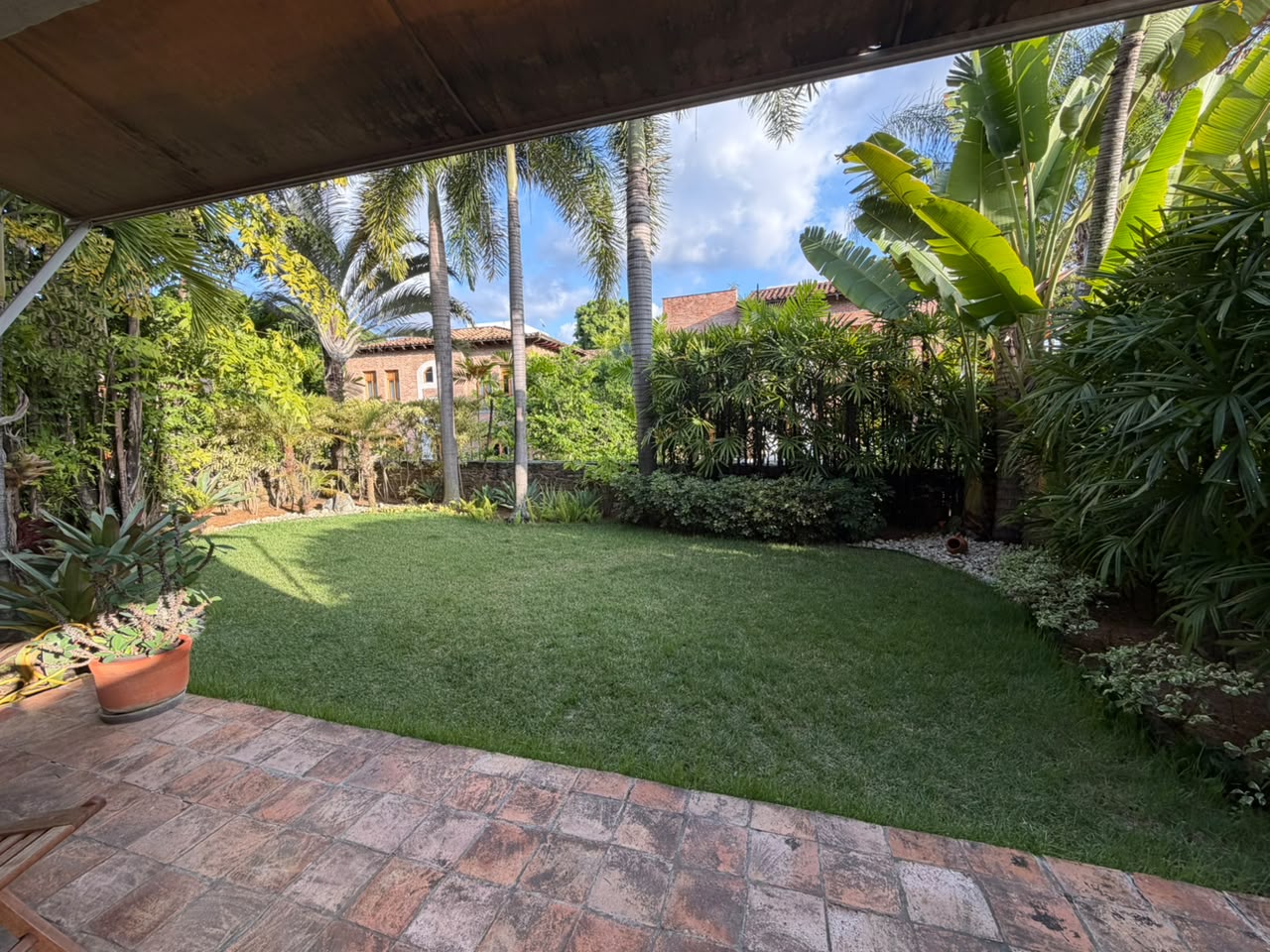 Se vende casa 573m² 3h+s/4b+s/4p La Floresta 1
