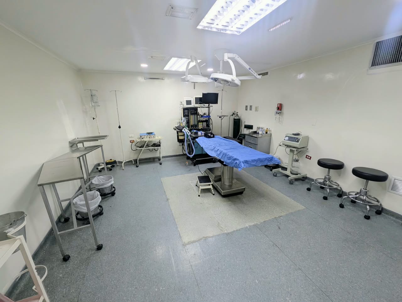 Se vende  Casa Comercial/Clinica 1.200m² Chuao 5