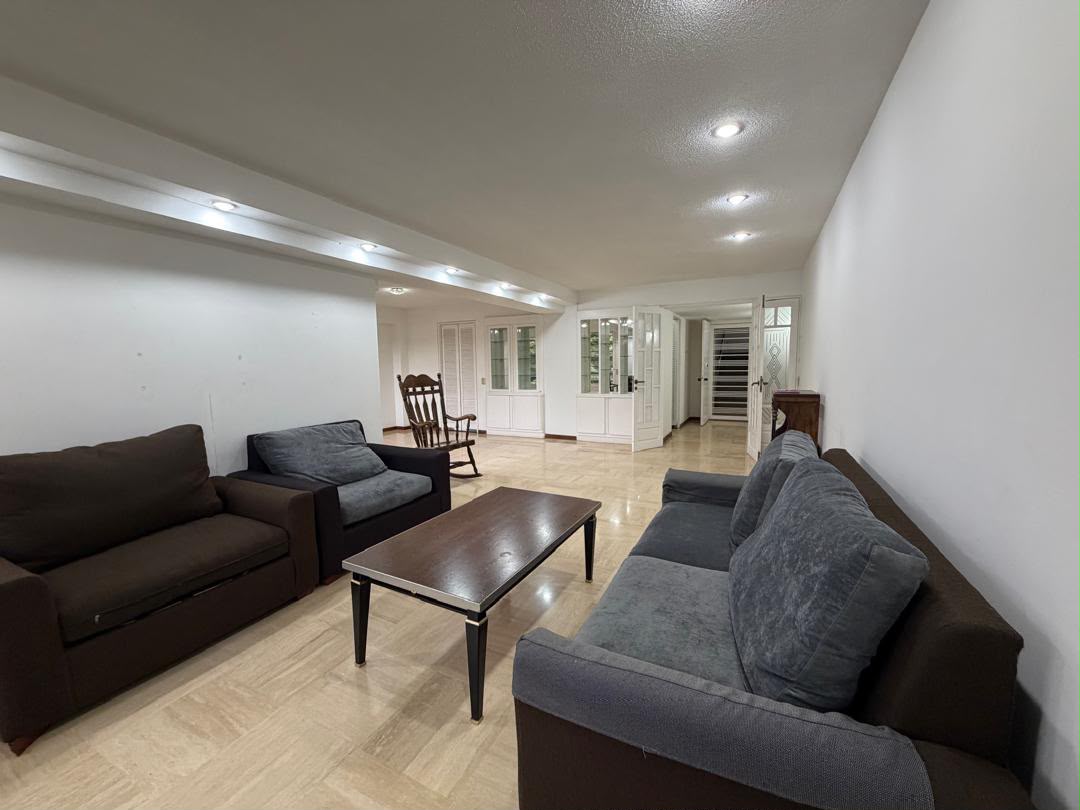 Se alquila Apto 190m² 3.5h+s/4b/2p Los Chorros 5