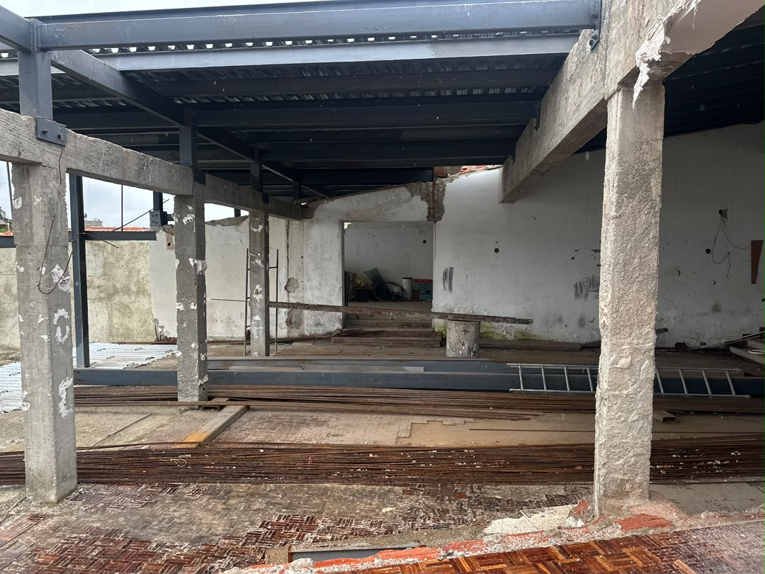 Se vende casa 1240m²  Colinas de Bello Monte 3