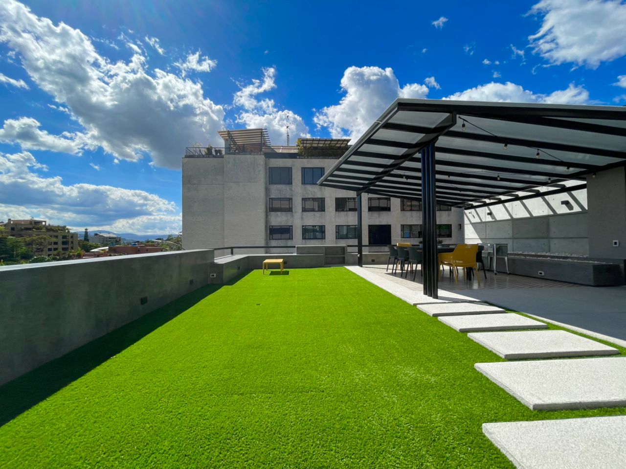 Se vende casa 450m²  3h+s∕4b+s∕3p en Los Palos Grandes - Otras fotos