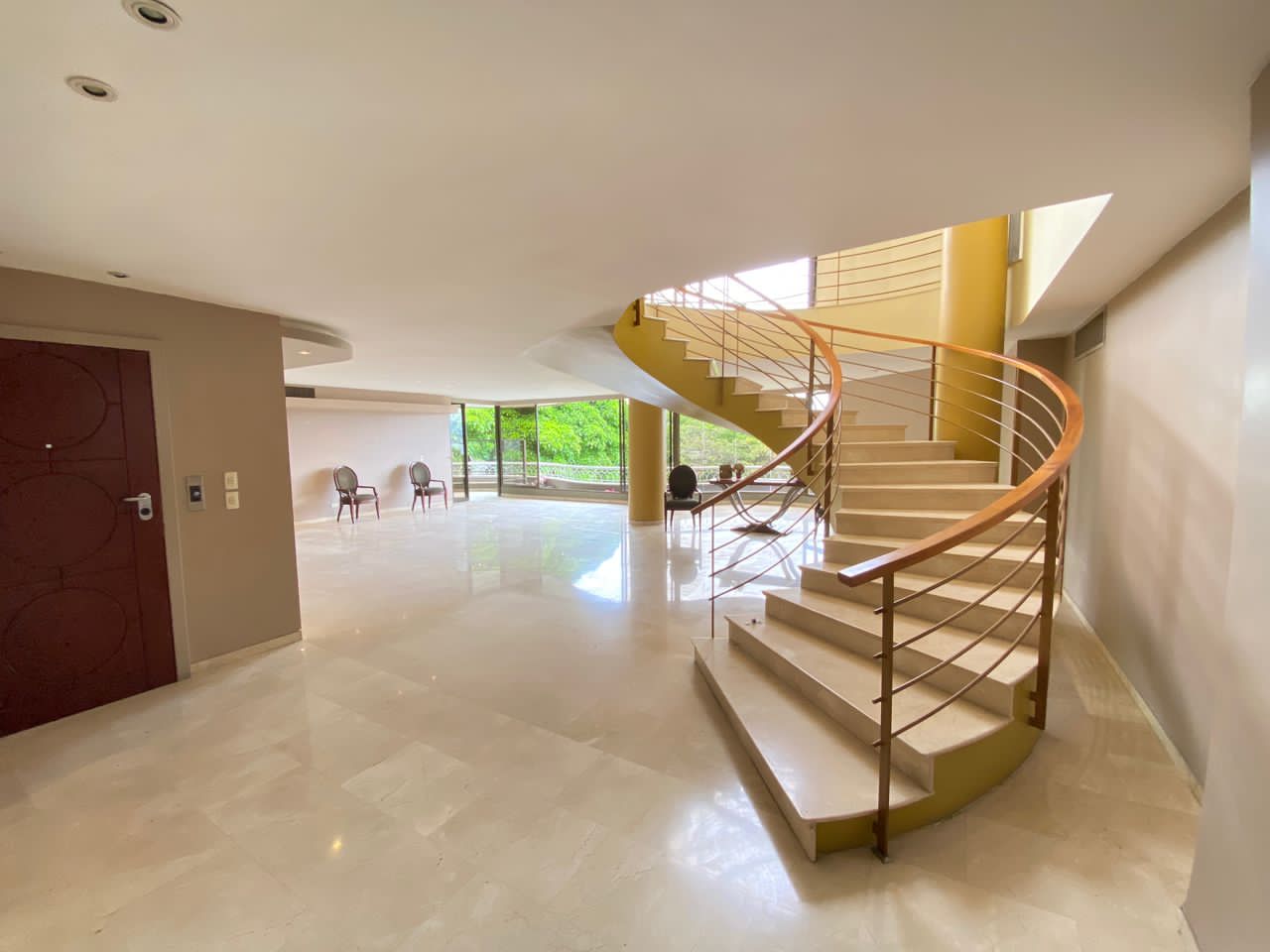 Se vende PH 800 m² -4h+s/6b+s/8p en Altamira - Otras fotos