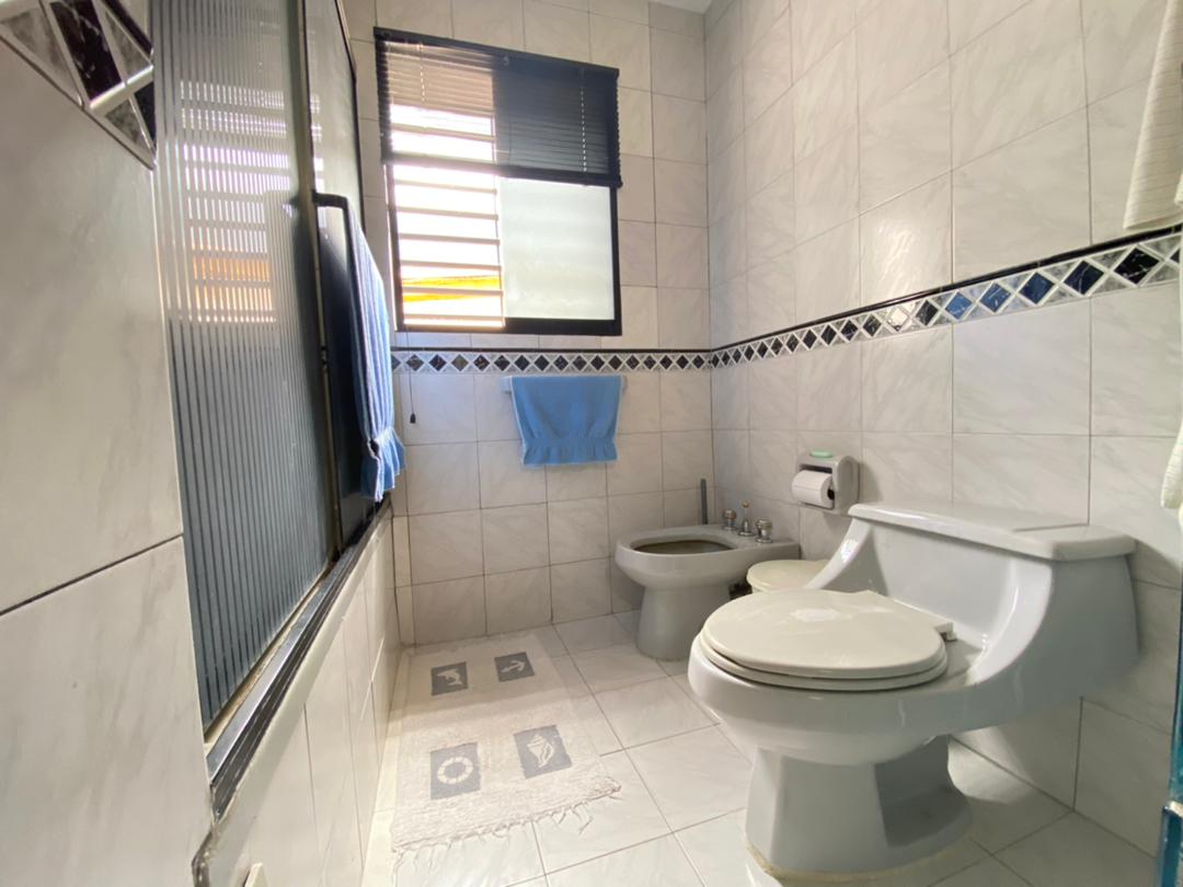 Se vende Casa 648m² 8h/9b/10p Los Palos Grandes - Otras fotos