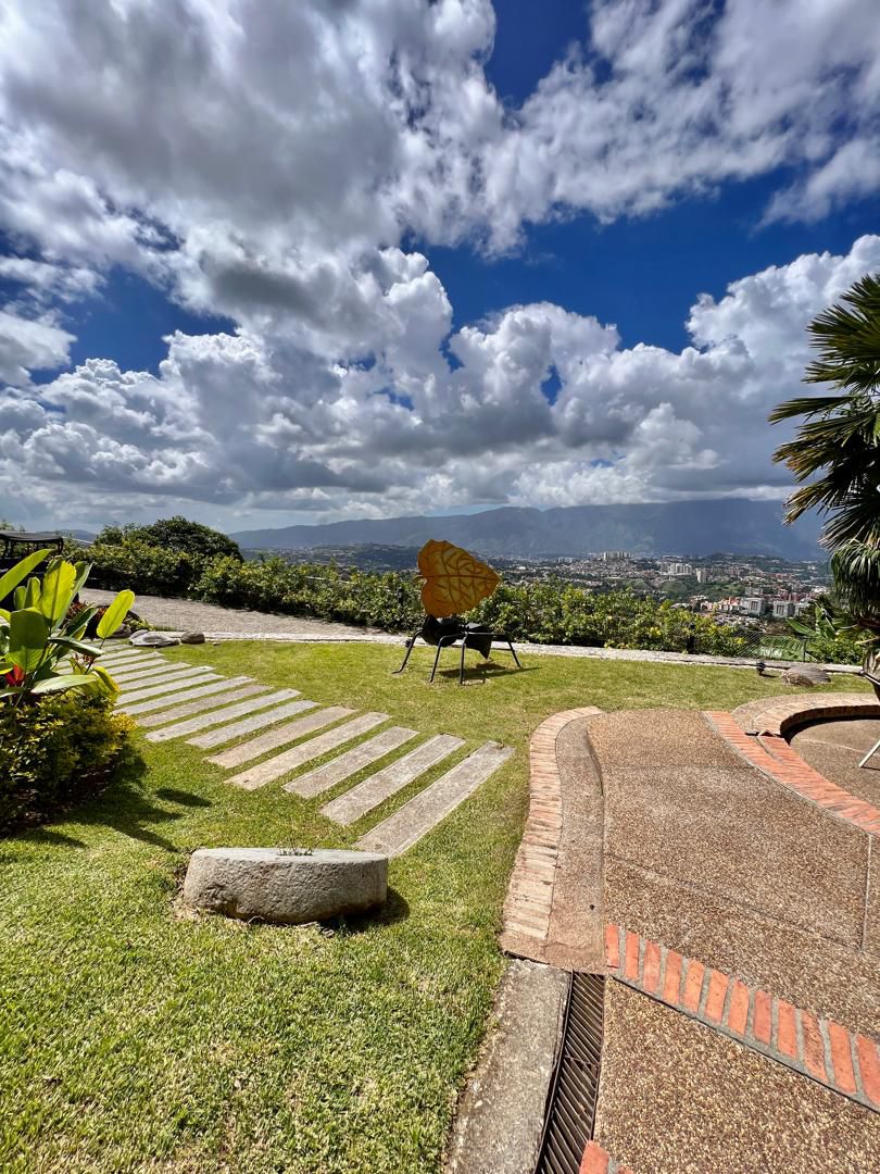 Se vende casa 27000m² (T) 9h/9b/12e La Trinidad (Sector La Granjeria) - Otras fotos
