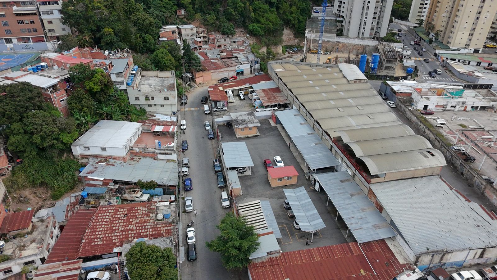 Se vende/alquila Terreno Industrial 2607m² Los Samanes 4