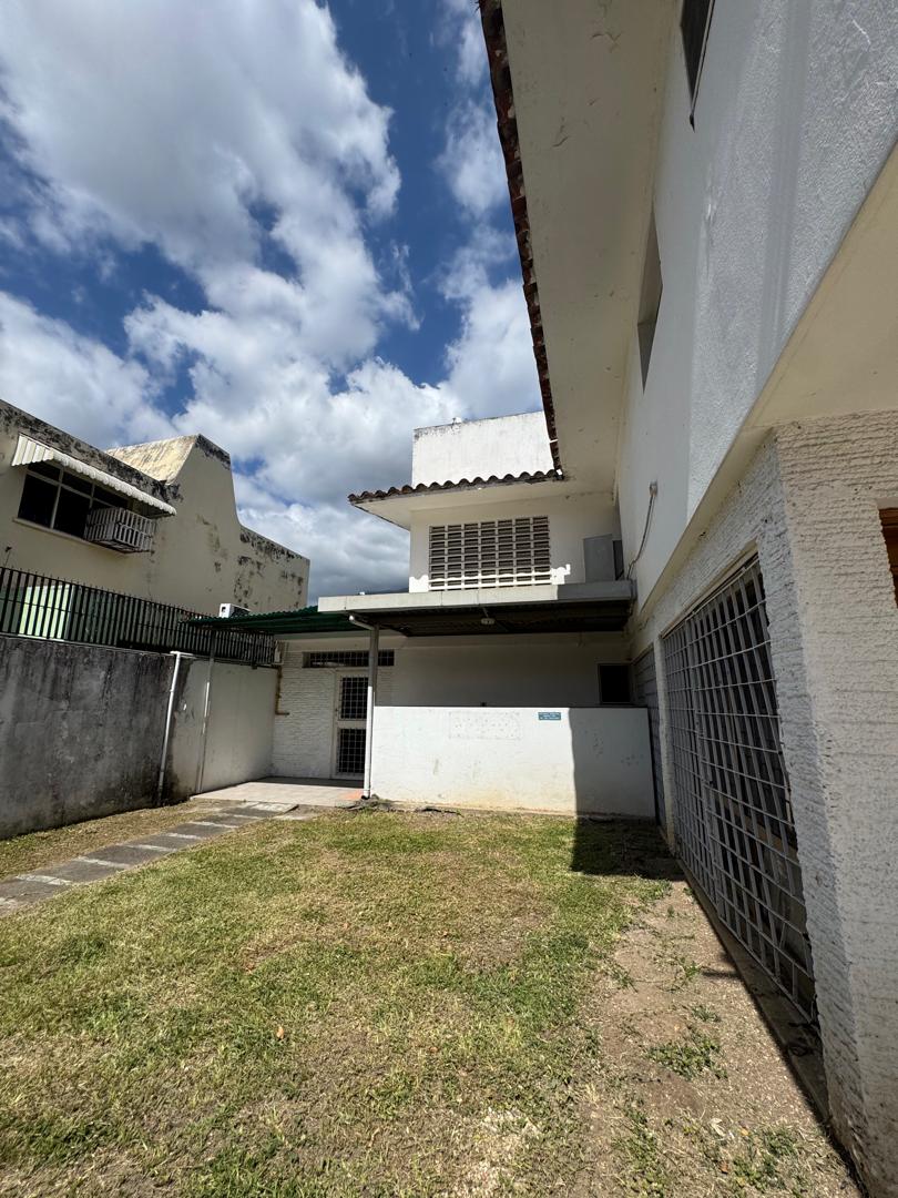 Se vende casa comercial 676.15m² 20h/6b/10p Chuao - Otras fotos