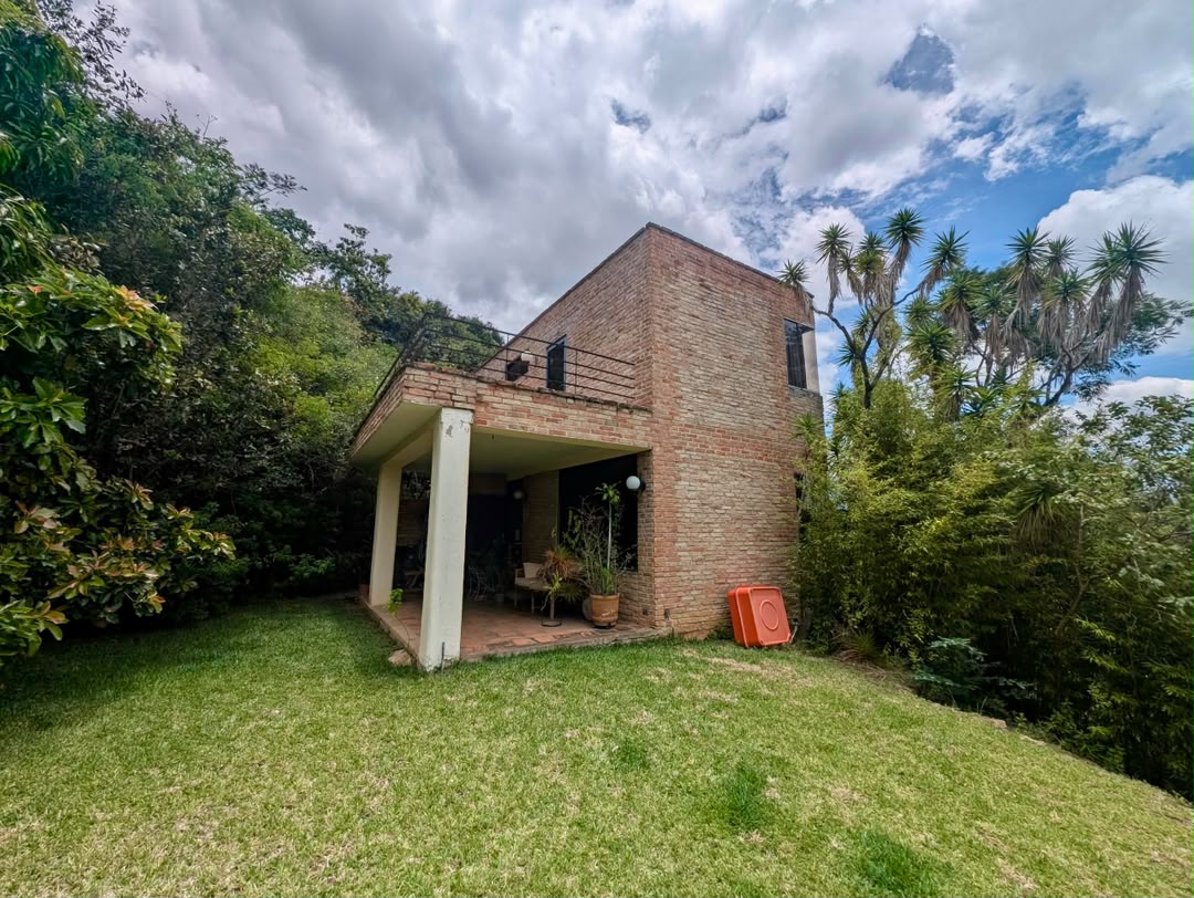 Se vende Casa 1.251m² 4.5h+s/3.5b+s/4p El Peñon 4