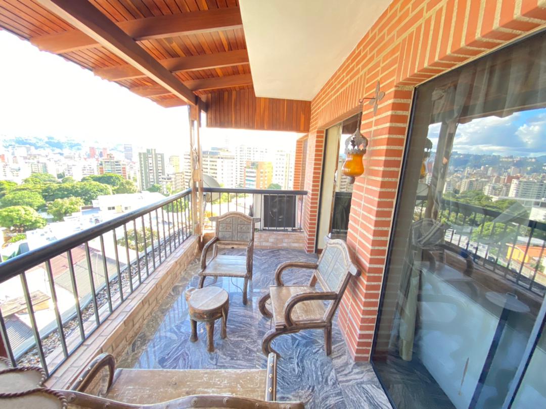 Se Vende/ Alquila de casa en Las Palmas 1000m² - 7h/9b/6pe 5