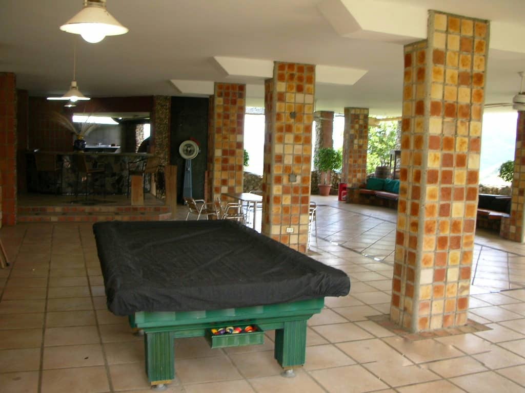 Se vende Finca 1.600 M² 6h/6b/8p Paracotos - Otras fotos