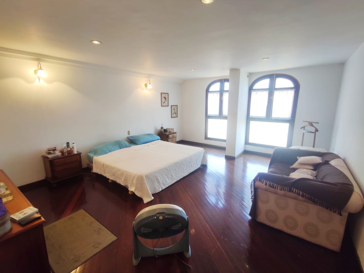 Se vende casa 1100m² 4h+1s/6b+1s/4p Prados Del Este - Otras fotos