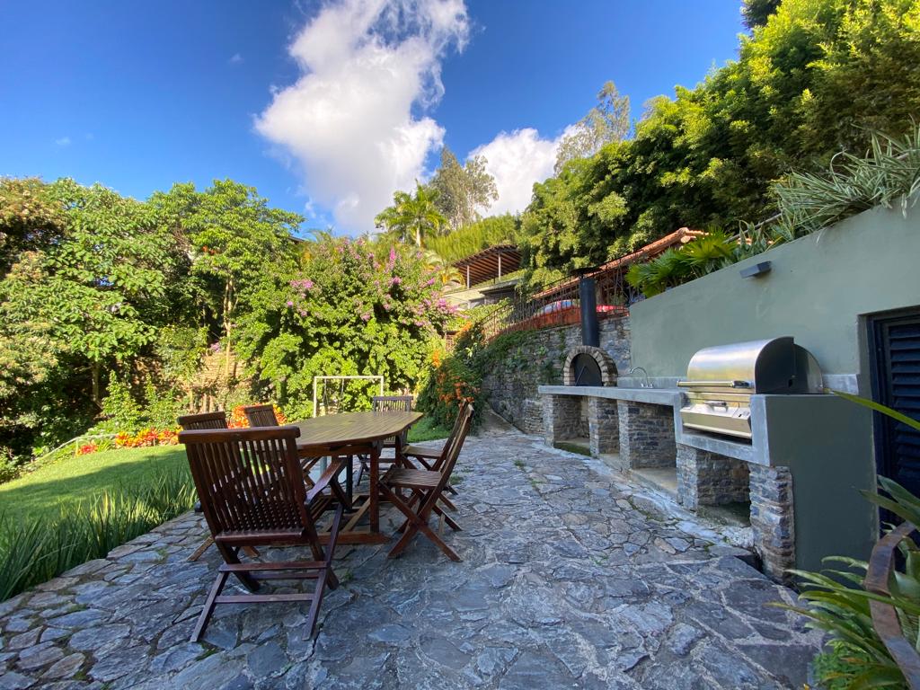 Se vende casa con terreno 2000m²  Alto Hatillo - Otras fotos