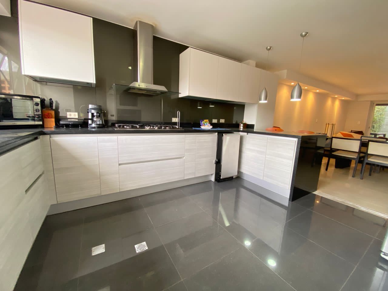 Se vende Townhouse 285² 5h+1s/6b+1s/3p El hatillo - Otras fotos