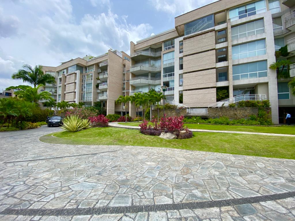 Se Vende PH 650m² 3h+1s/3b+1s/6p  Los Palos Grandes - Otras fotos