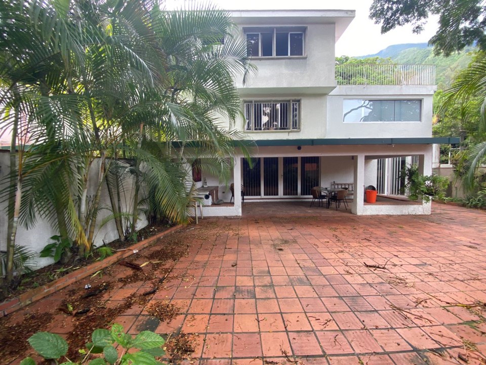 Se vende casa 1000m² 8h/10b/8e Altamira - Otras fotos