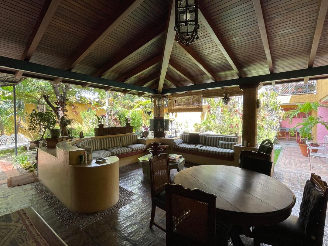Se vende casa 630m² 4h+2s/3b+s/4e Los Palos Grandes - Otras fotos