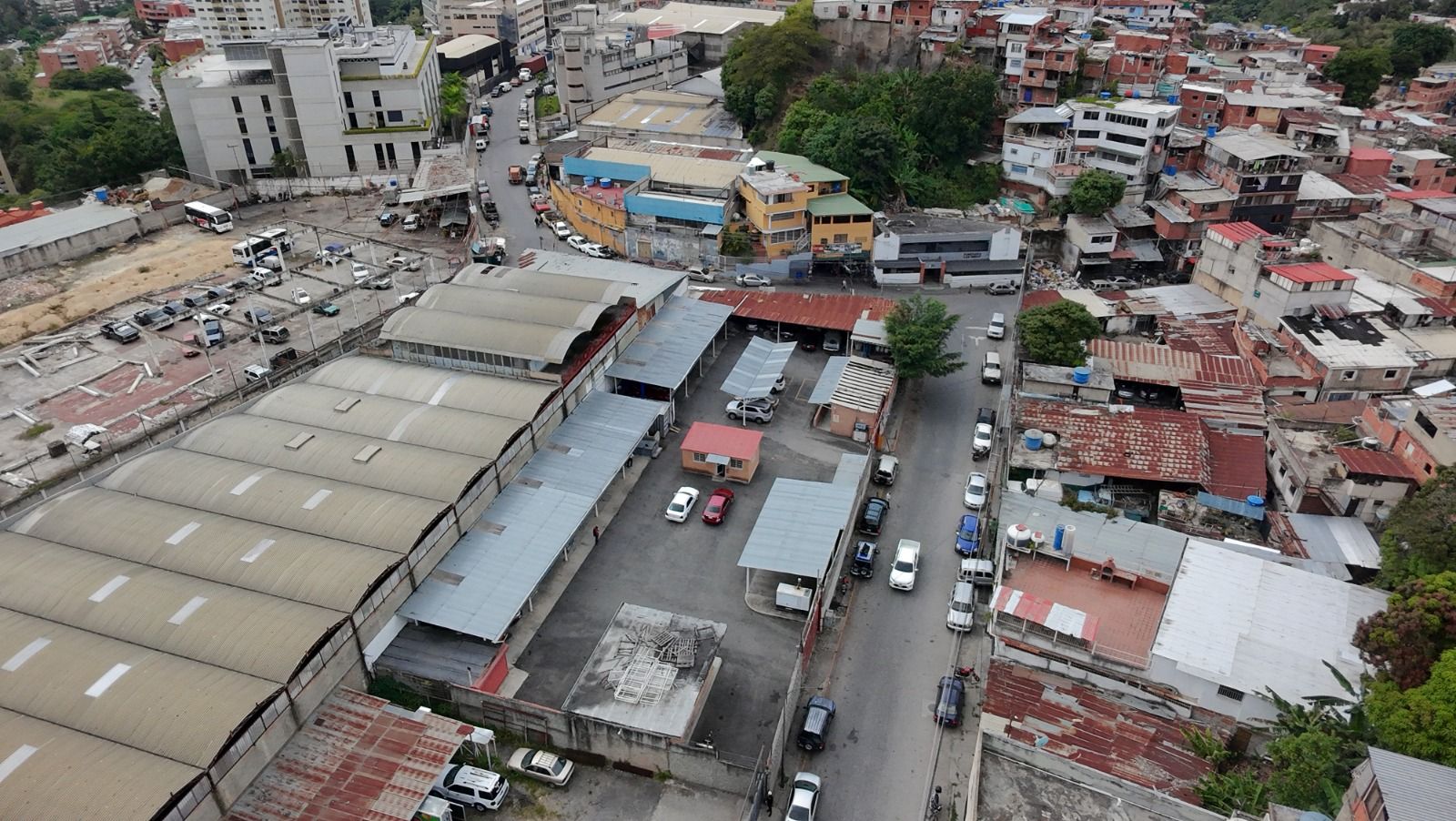 Se vende/alquila Terreno Industrial 2607m² Los Samanes 3