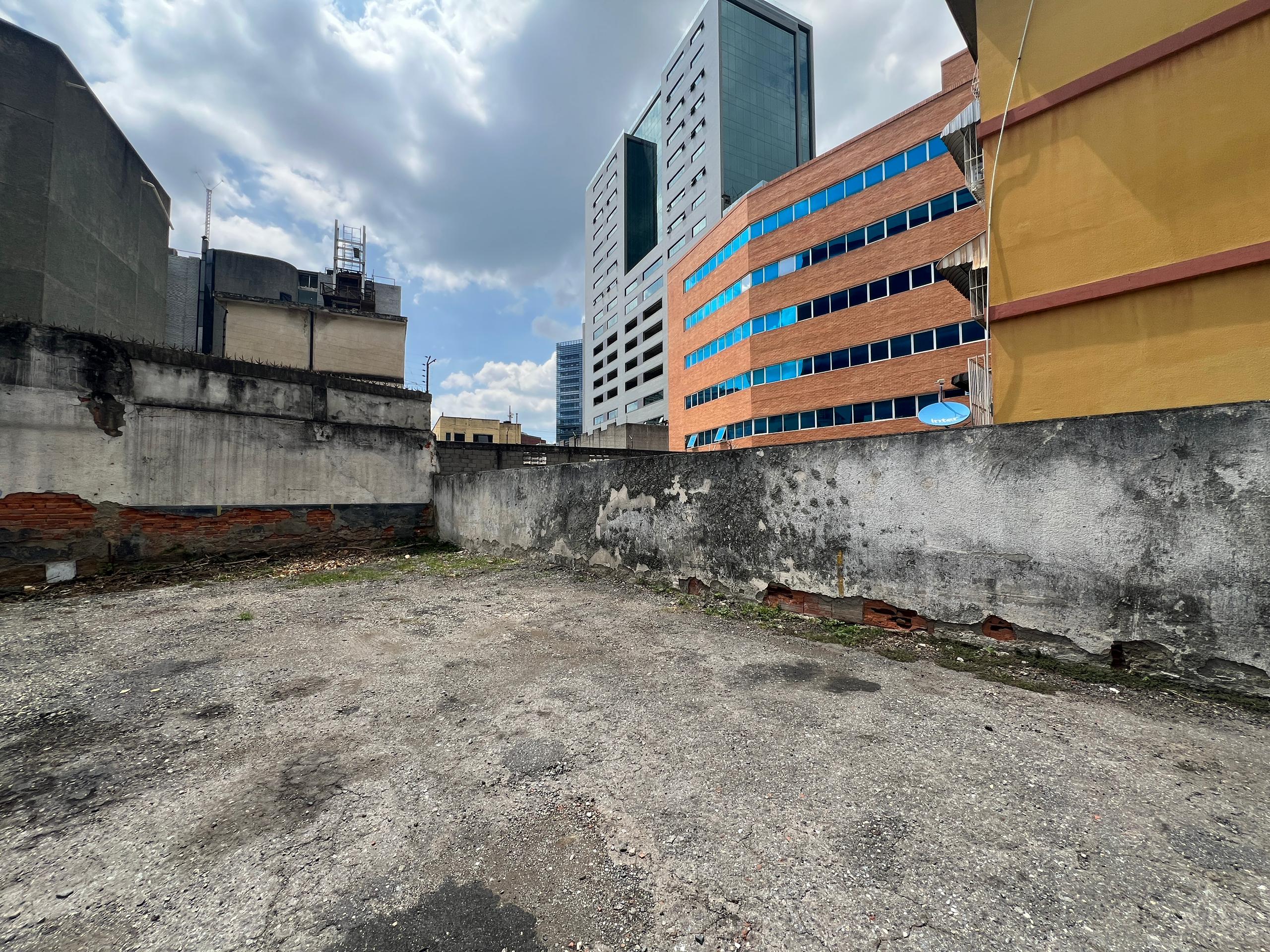 Se vende terreno 870m² Las Mercedes 1
