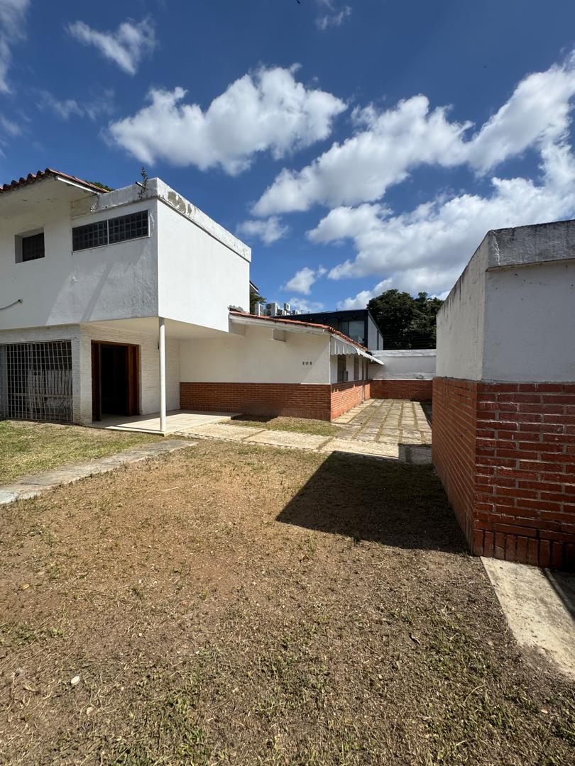 Se vende casa comercial 676.15m² 20h/6b/10p Chuao - Otras fotos