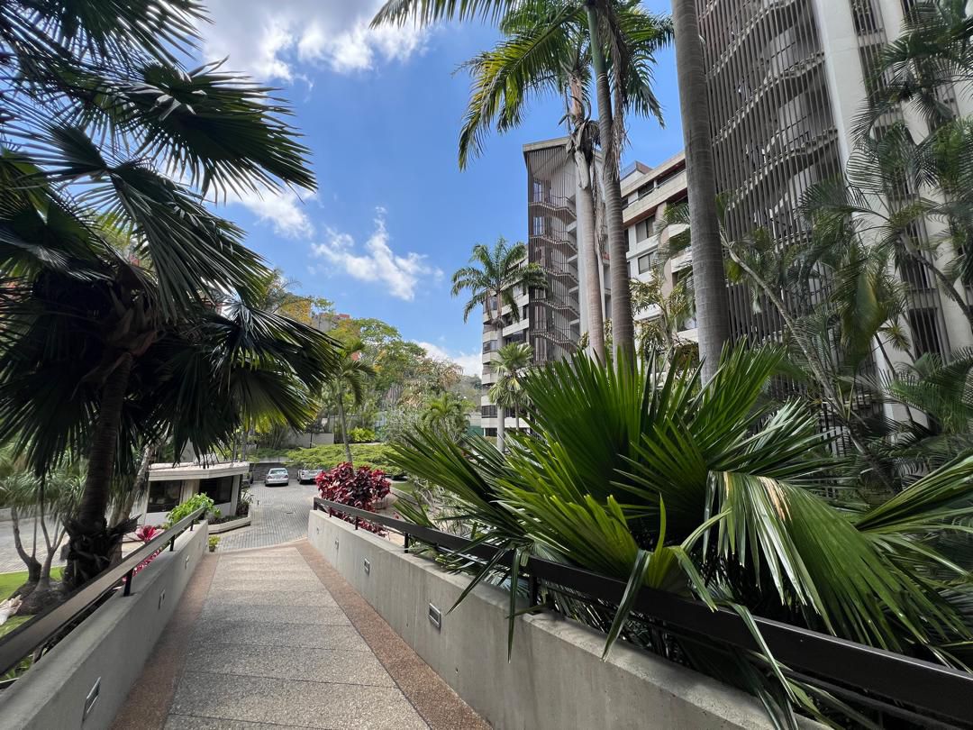 Se vende Apto 280m² 3h+s/3.5+sb/4p Colinas de Valle Arriba - Otras fotos
