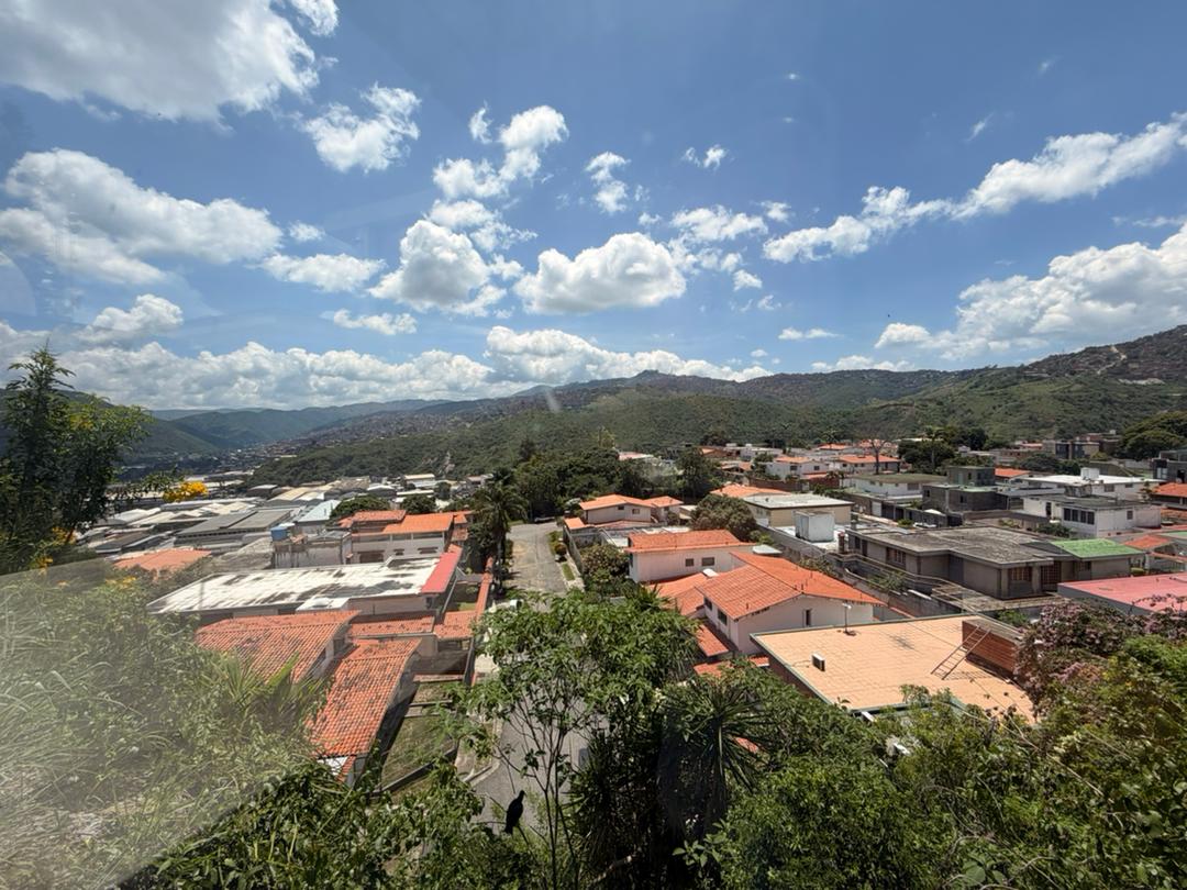 Se vende casa 352m² 4h+s/4b+s/2p Vista Alegre 2