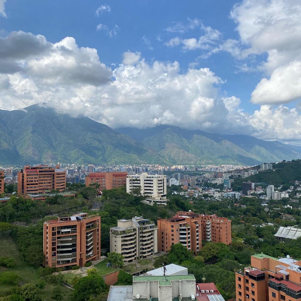 Se vende Penthouse 310m² 4h+1s/6b+1s/2p Colinas de valle arriba 1