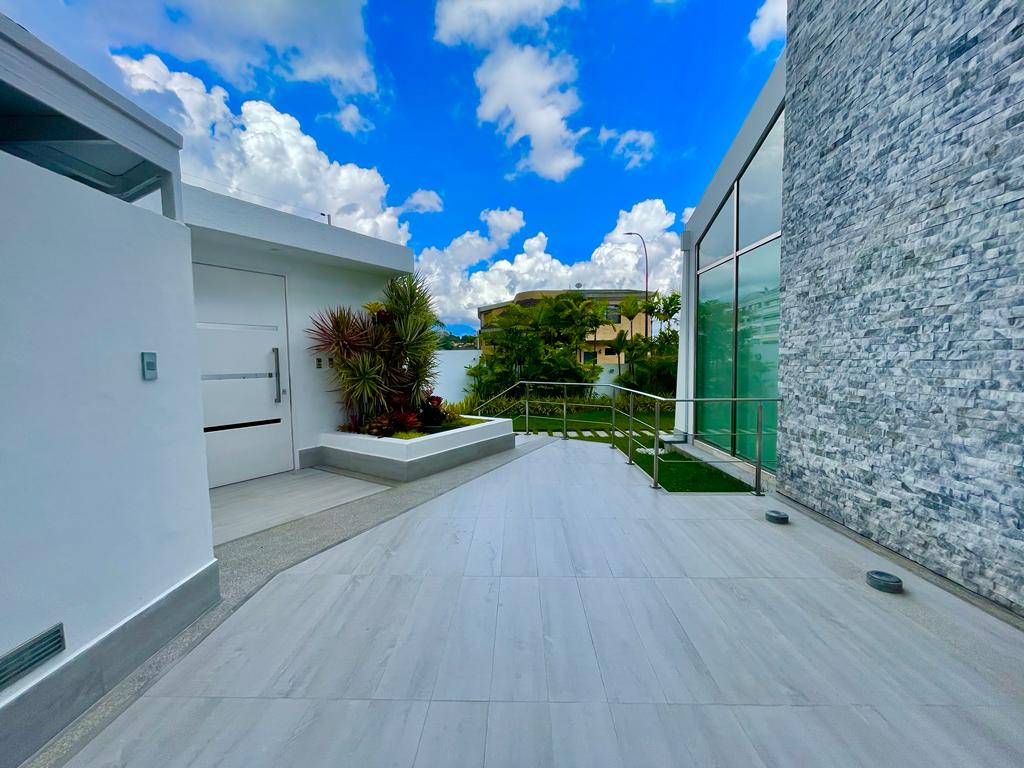 Se vende Casa 550m² 4h+1s/5b+1s/4p Los Samanes - Otras fotos