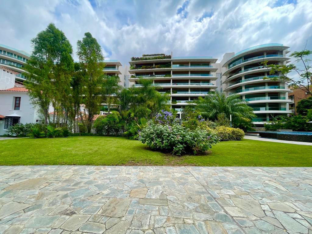 Se vende Apto 317m² 3h+1s/3b+1s/4p  Campo Alegre - Otras fotos