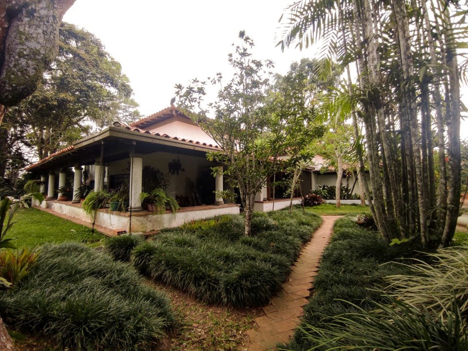 Se alquila Anexo 140m² 1H+E+2B+2E La Lagunita 2