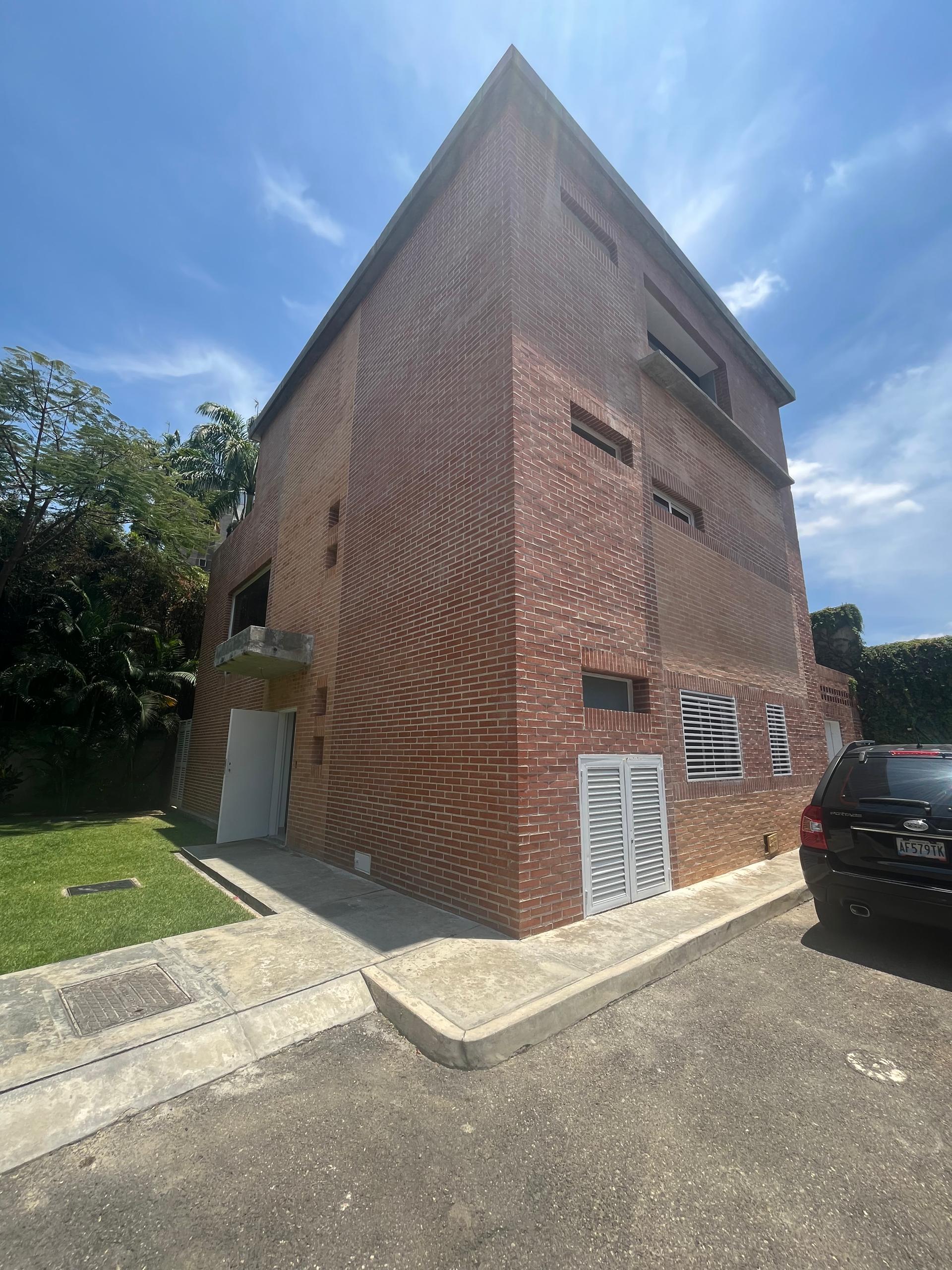 Se vende Casa 380m² 3h+s/3b+s/2p Alta Florida - Otras fotos