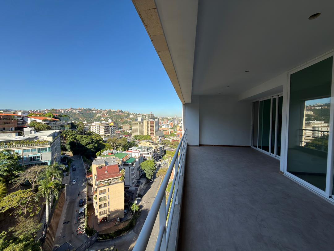 Se vende Apto PH 354m² 4h+1s/4.5b+1s/4p Lomas de Las Mercedes - Otras fotos