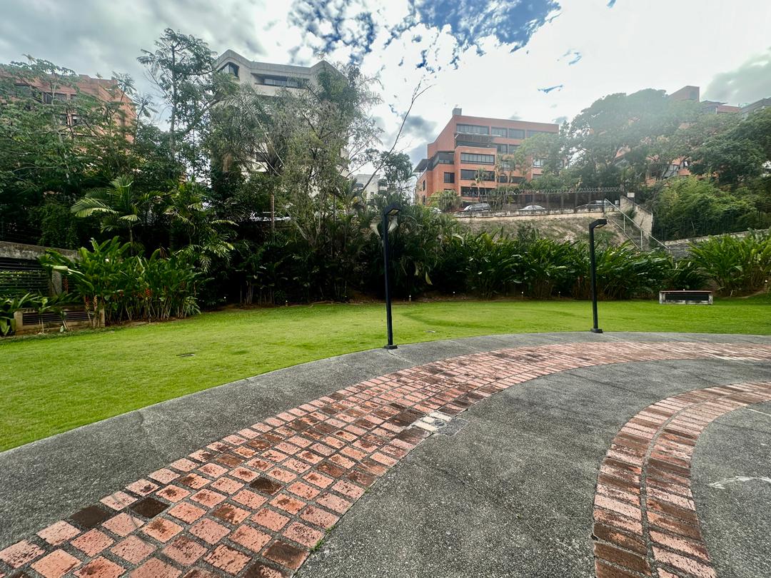 Se vende Apto 240m² 3h+s/3b+s/3p Colinas de Valle Arriba - Otras fotos