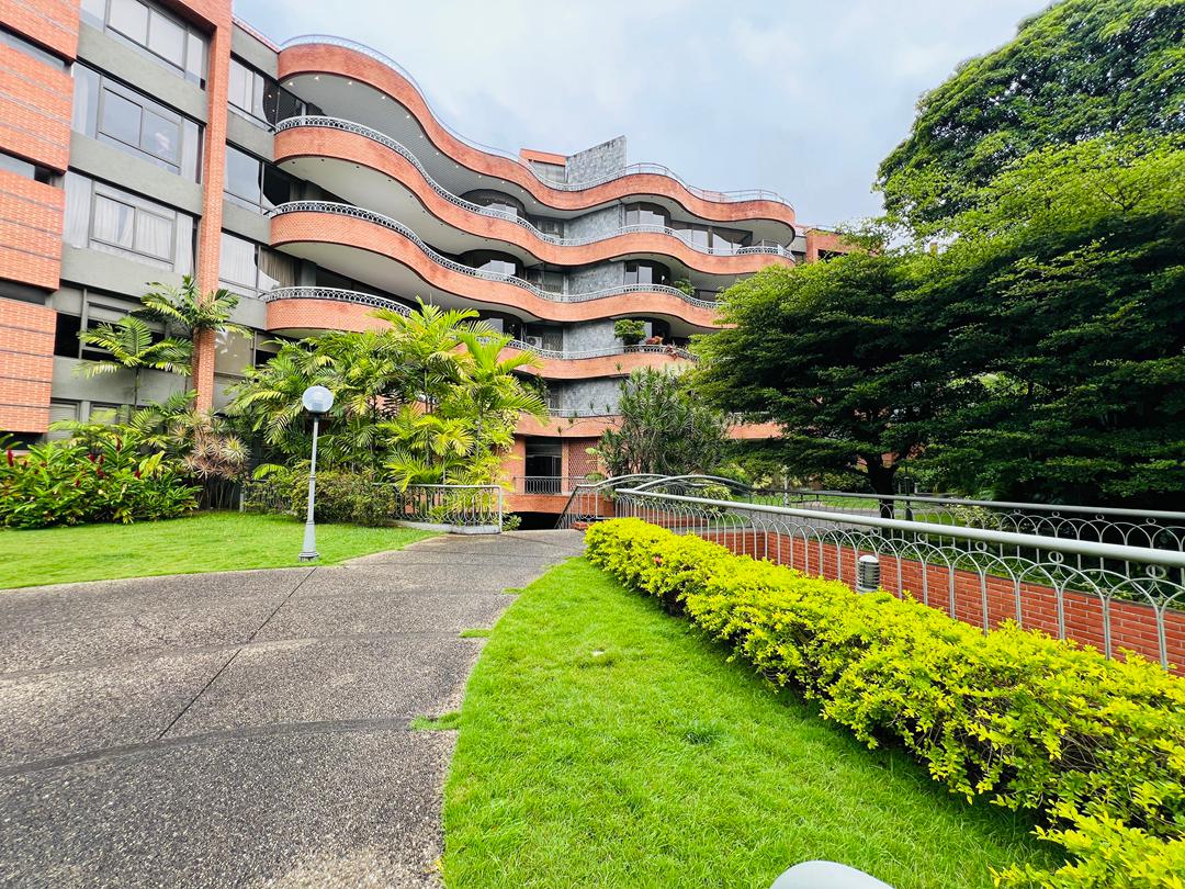 Se vende Apto PB 780m² 4h+2s/4b+2s/7p Altamira - Otras fotos