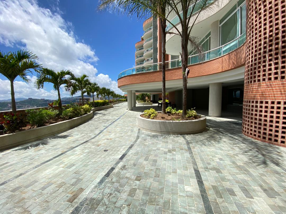 Se vende Penthouse 636m² 4h+2s/5b+1s/4p Mirador de los campitos 2