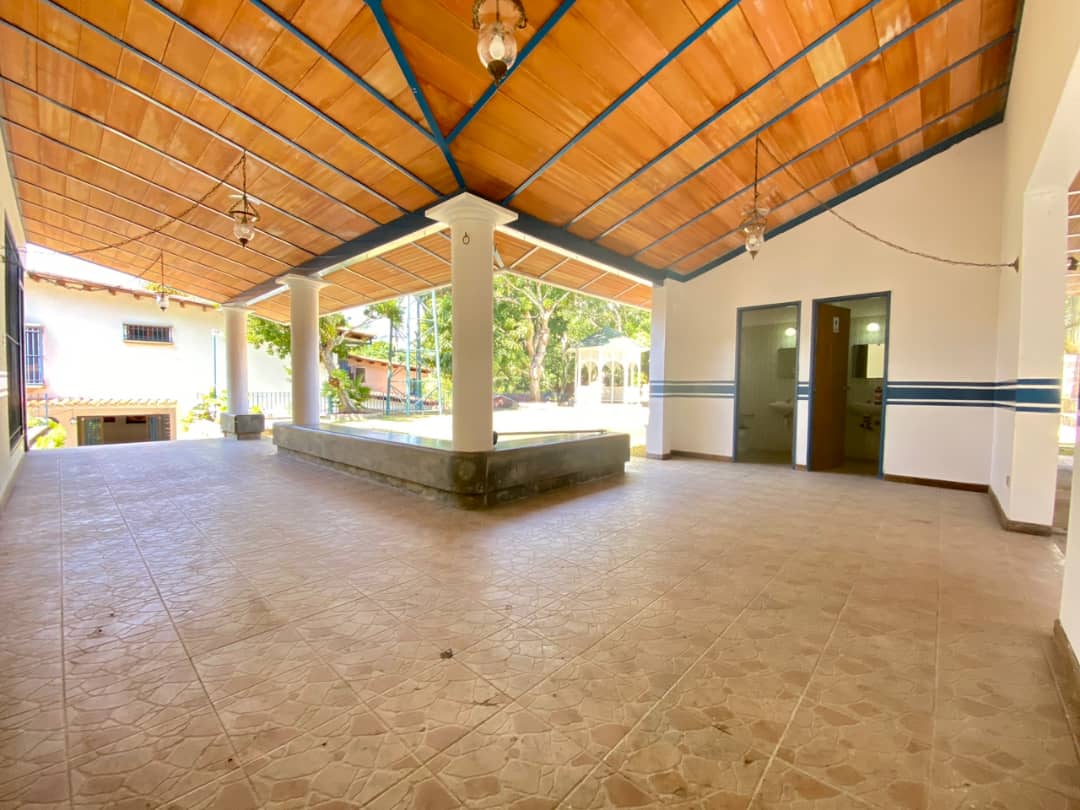 Se vende Casa 1900m² 10h+1s/8b+1s/17p , Caurimare - Otras fotos