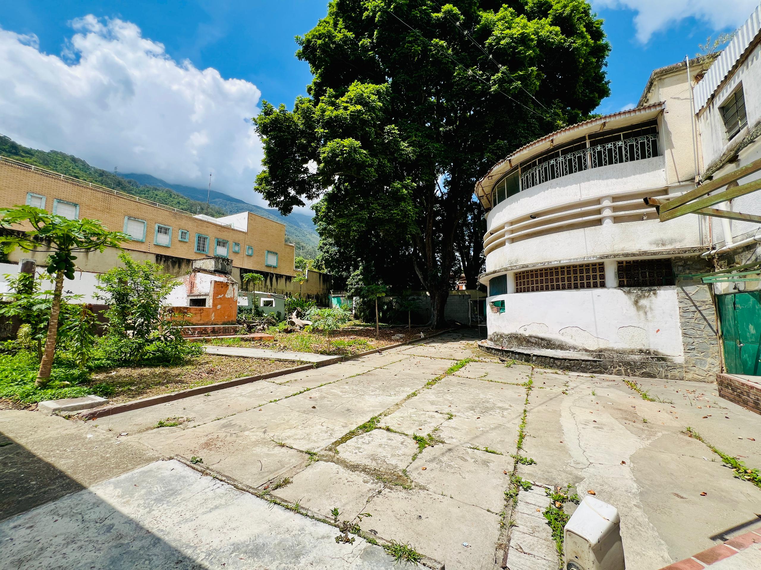Se vende terreno 2017m² Alta Florida 4