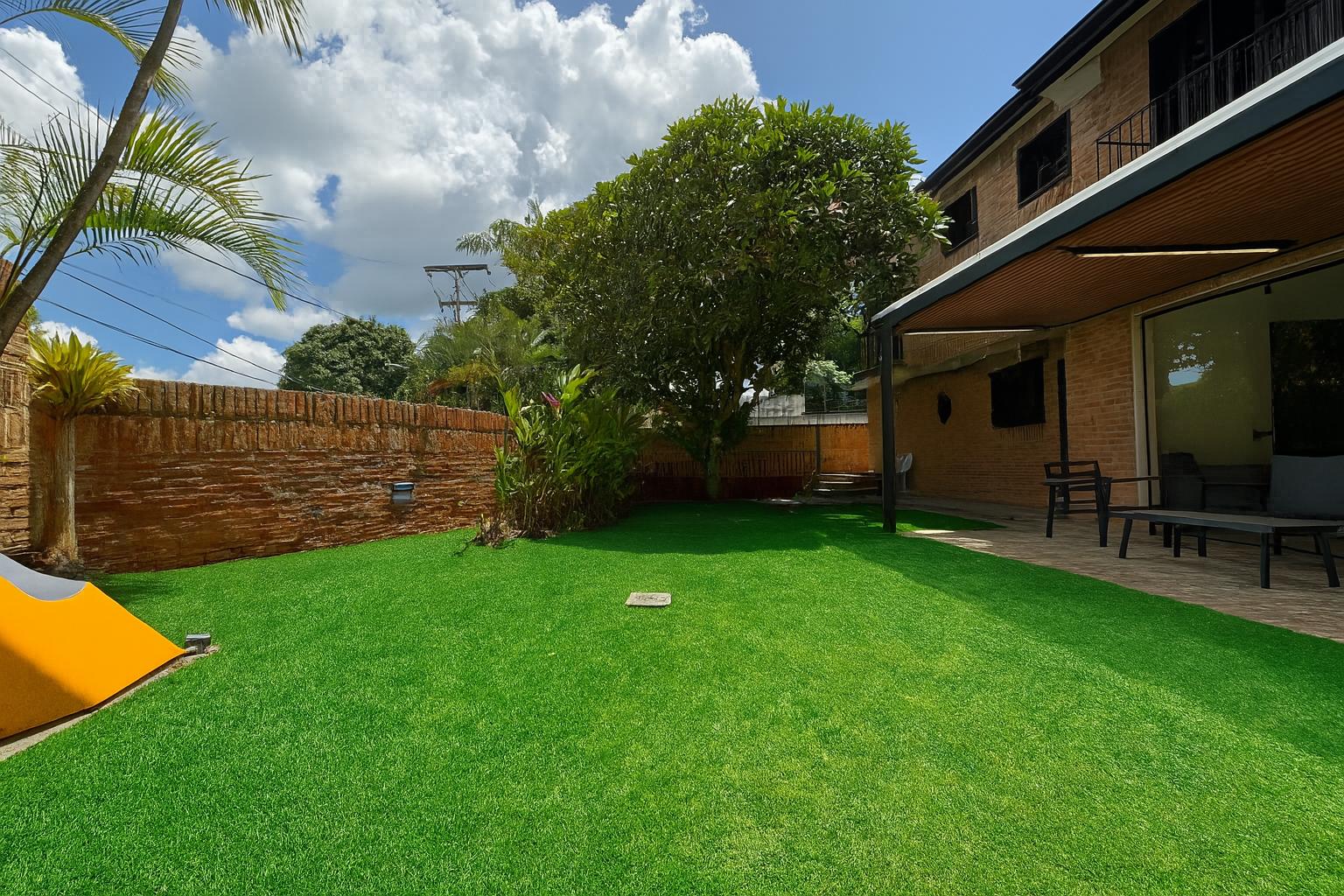 Se vende casa 450m² 5h+2s/6b+s/4p Los Palos Grandes - Otras fotos