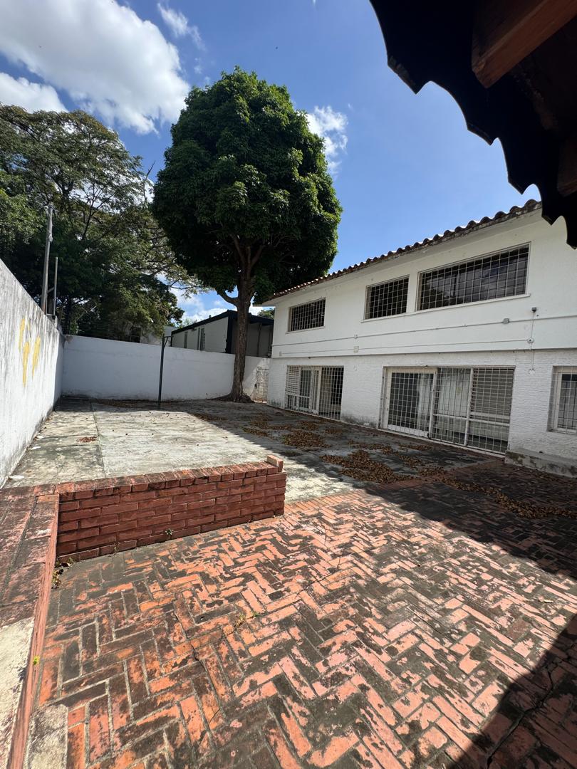 Se vende casa comercial 676.15m² 20h/6b/10p Chuao - Otras fotos