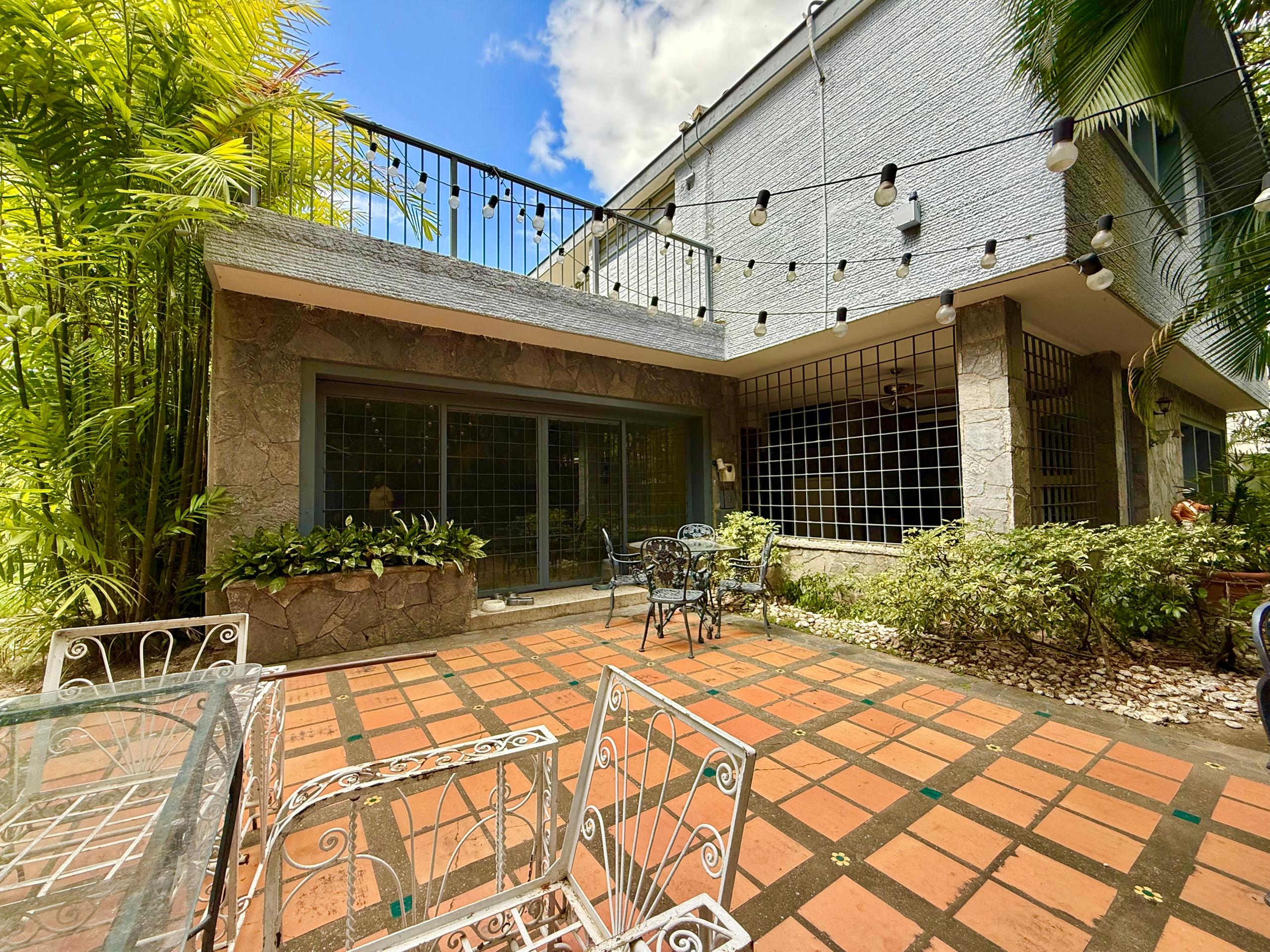 Se vende casa 1700m² 6h+2s/6b+2s/6p La Floresta 4