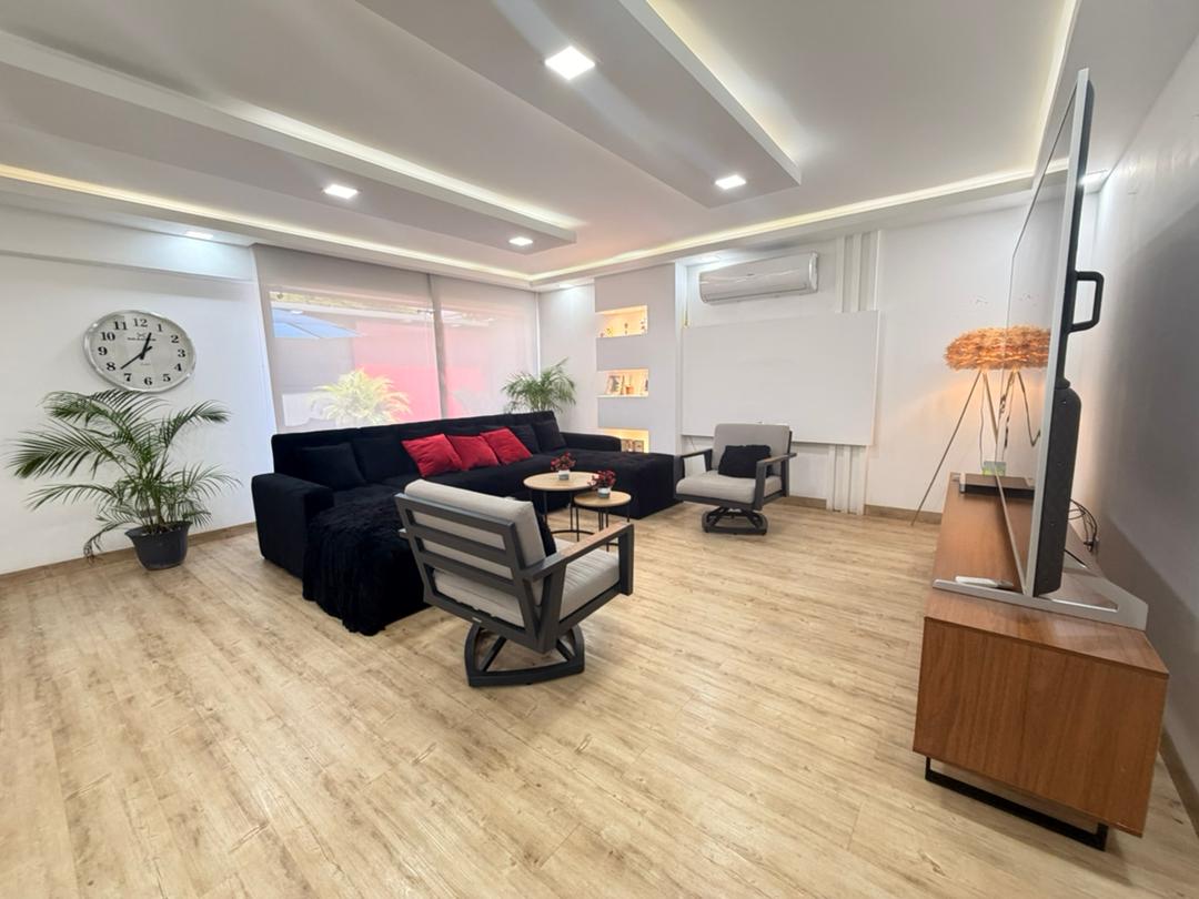 Se vende casa 352m² 4h+s/4b+s/2p Vista Alegre 5