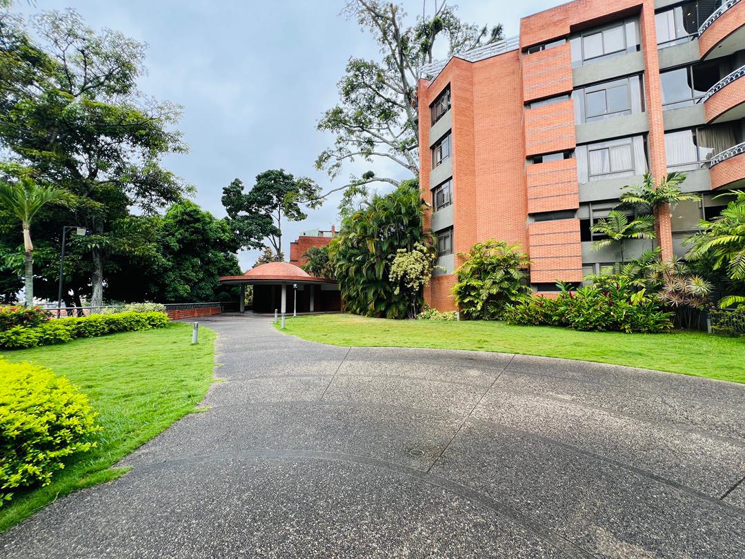 Se vende Apto PB 780m² 4h+2s/4b+2s/7p Altamira - Otras fotos