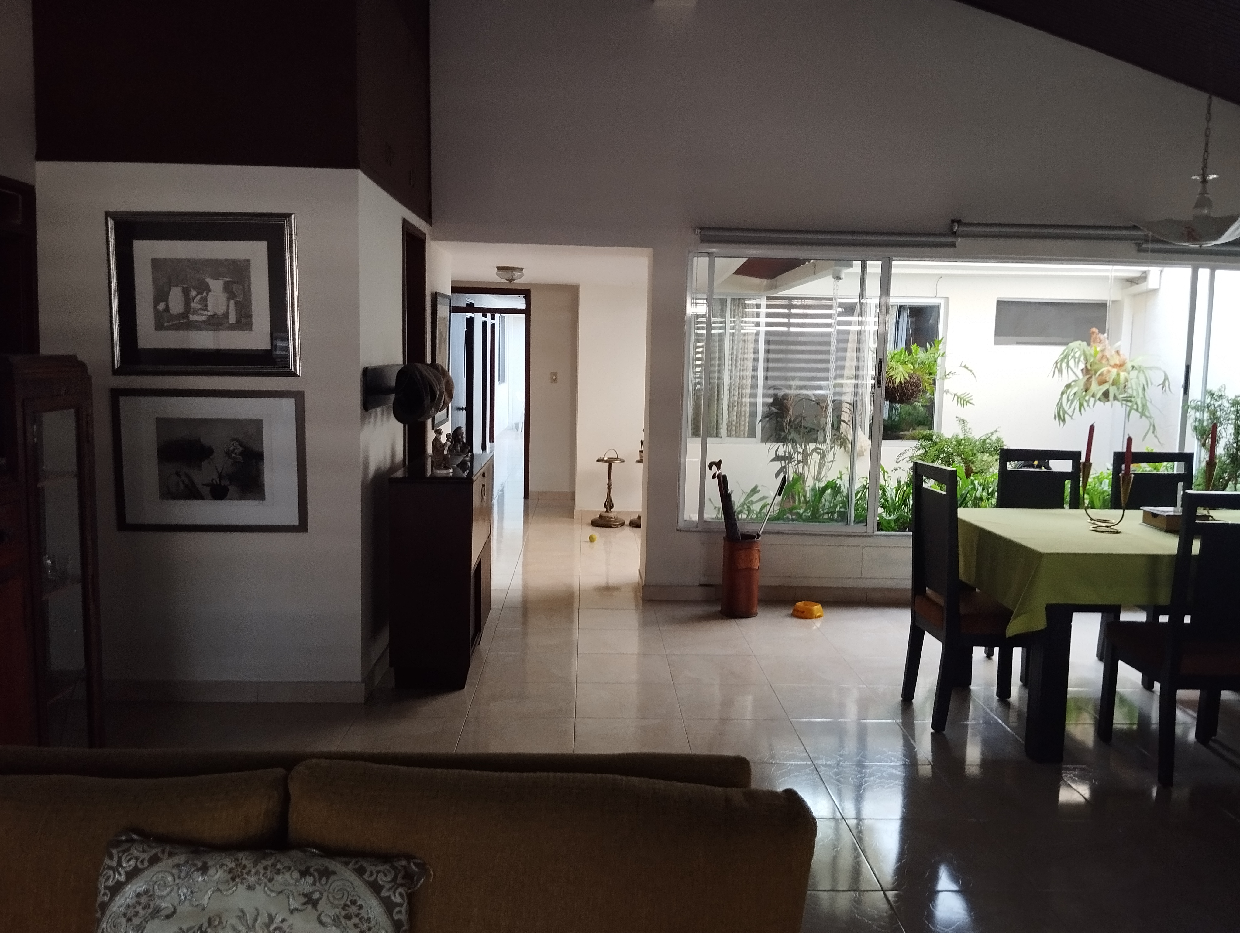 VENDO ESTUPENDA CASA BARRIO LA FLORA CALI