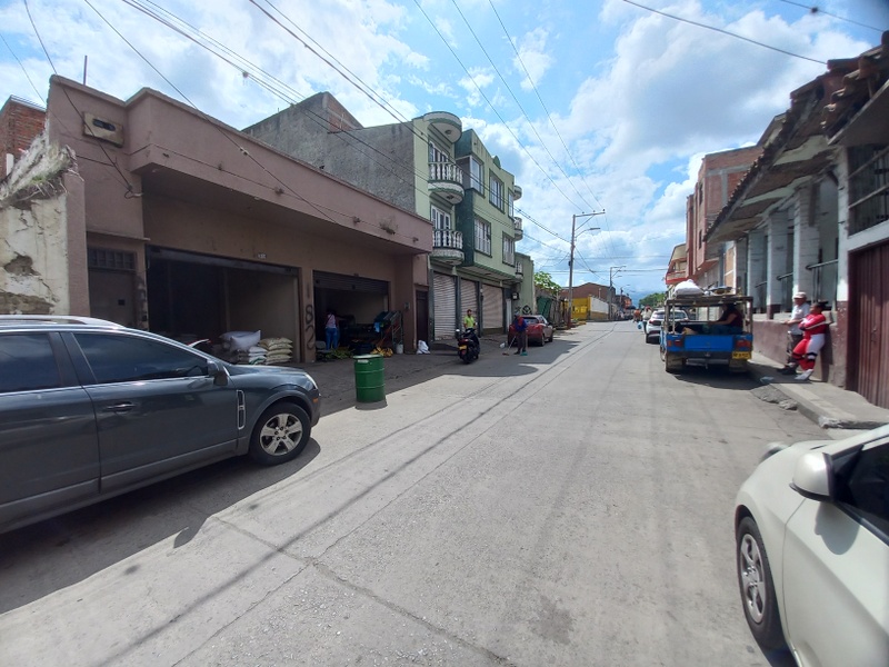 VENTA DE BODEGAS EN SECTOR COMERCIAL PLAZA DE MERCADO PALMIRA