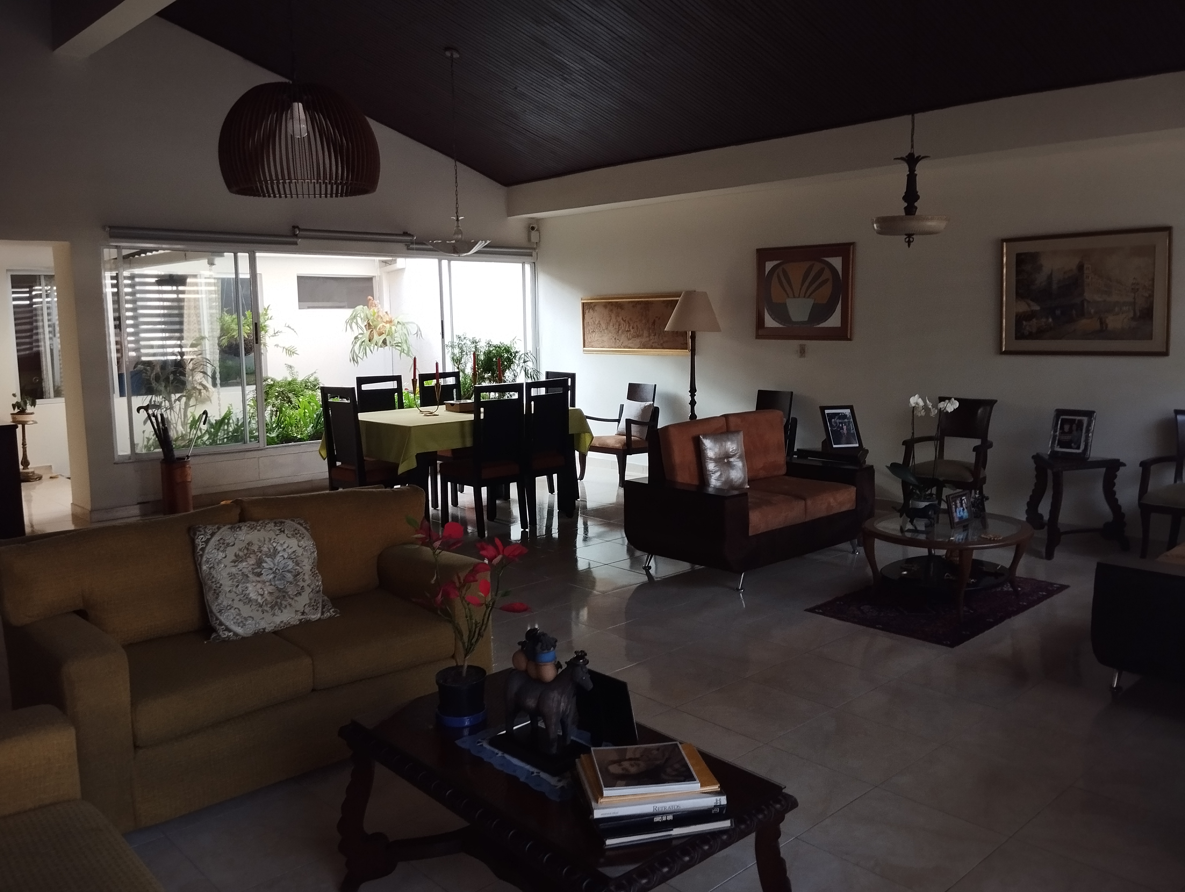 VENDO ESTUPENDA CASA BARRIO LA FLORA CALI