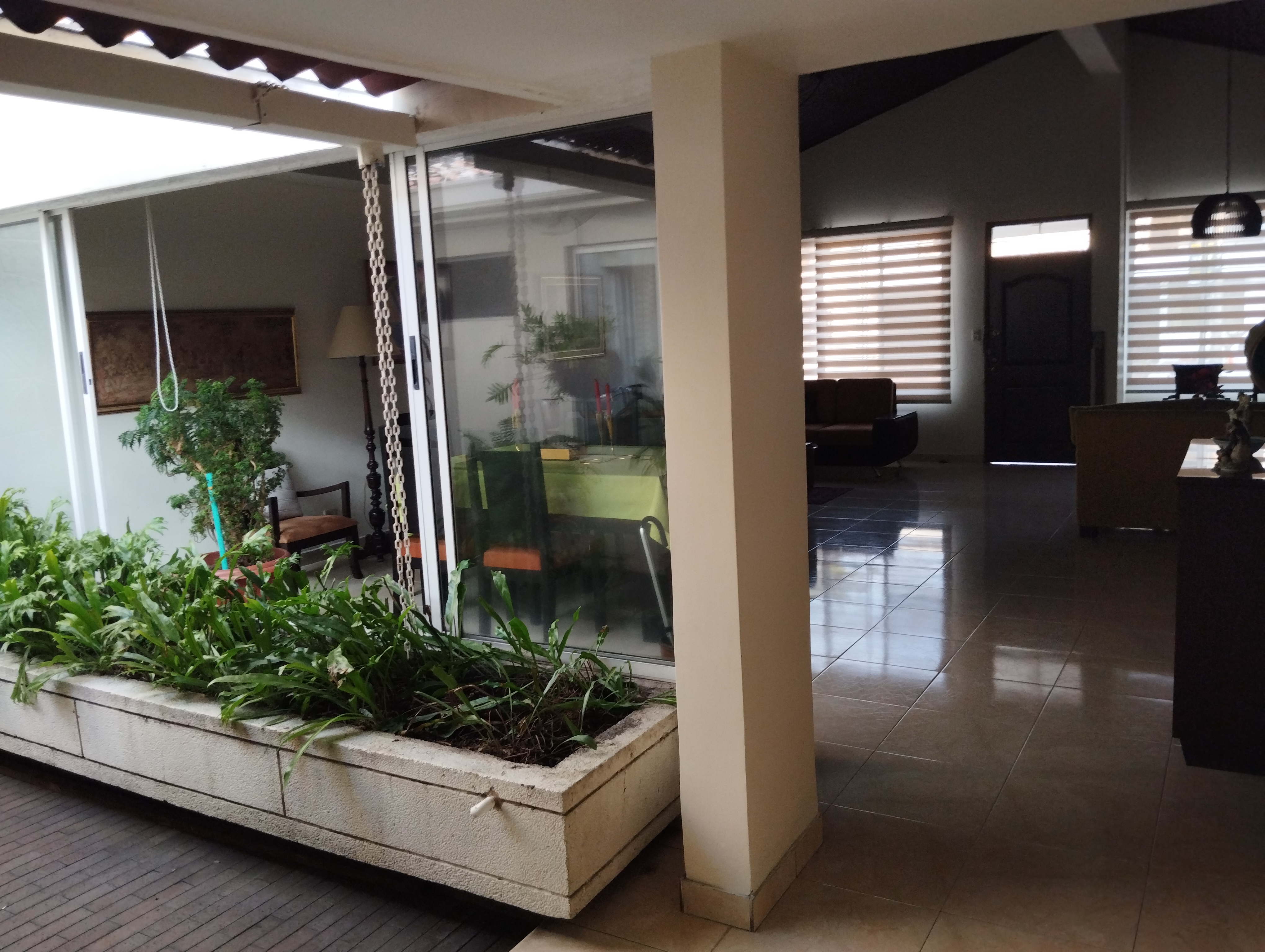 VENDO ESTUPENDA CASA BARRIO LA FLORA CALI