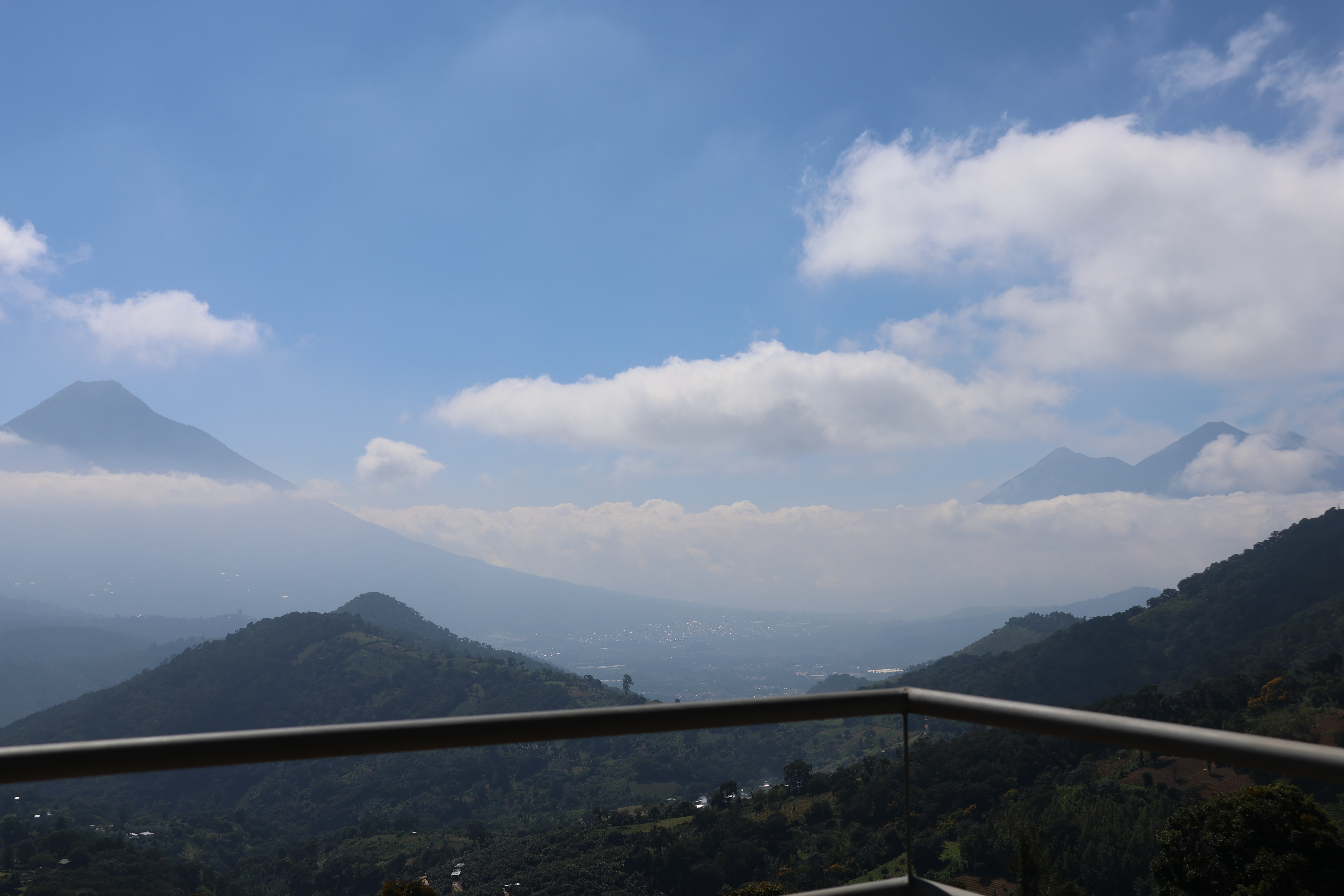 En renta Local ideal restaurante de carne con vista Antigua Guatemala - Miniatura 12