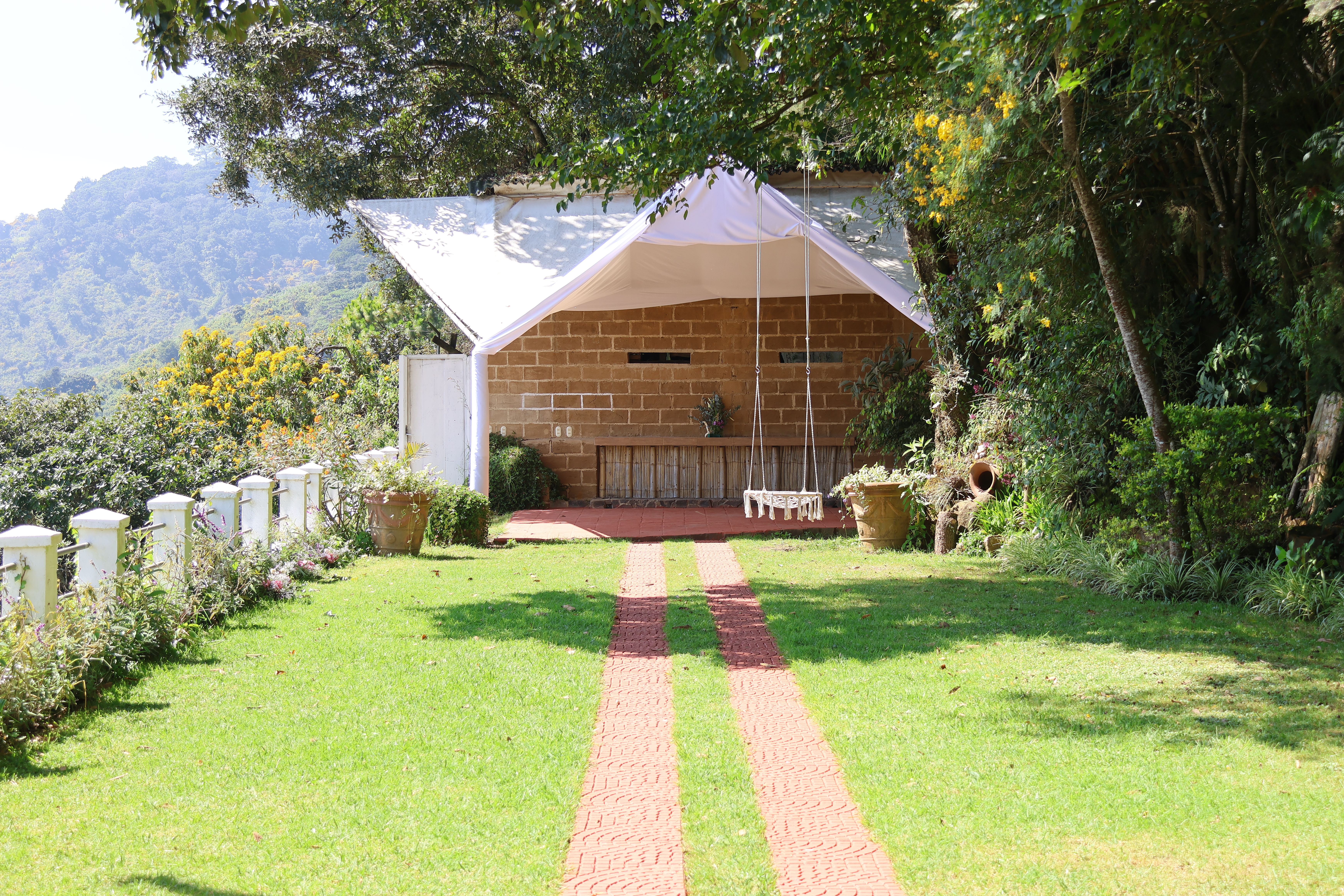 En renta Local ideal restaurante de carne con vista Antigua Guatemala - Miniatura 15