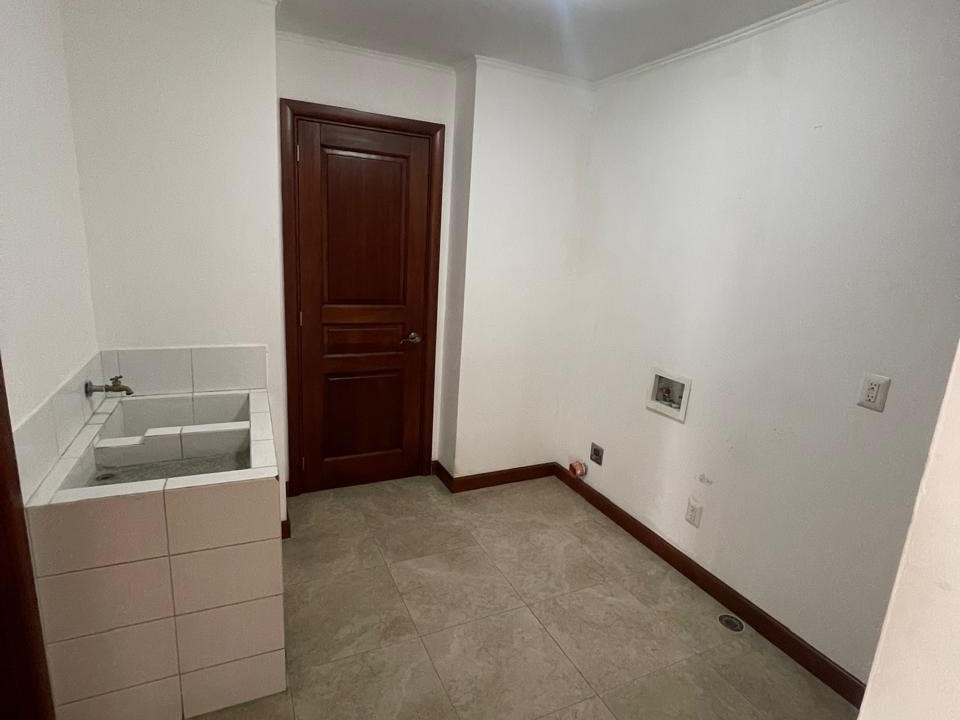 APARTAMENTO EN RENTA EN ZONA 14 - Miniatura 40