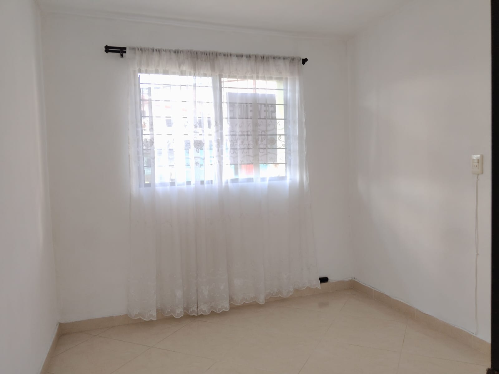 CASA EN VENTA EN MANRIQUE CENTRAL COD 10890  - Foto 6