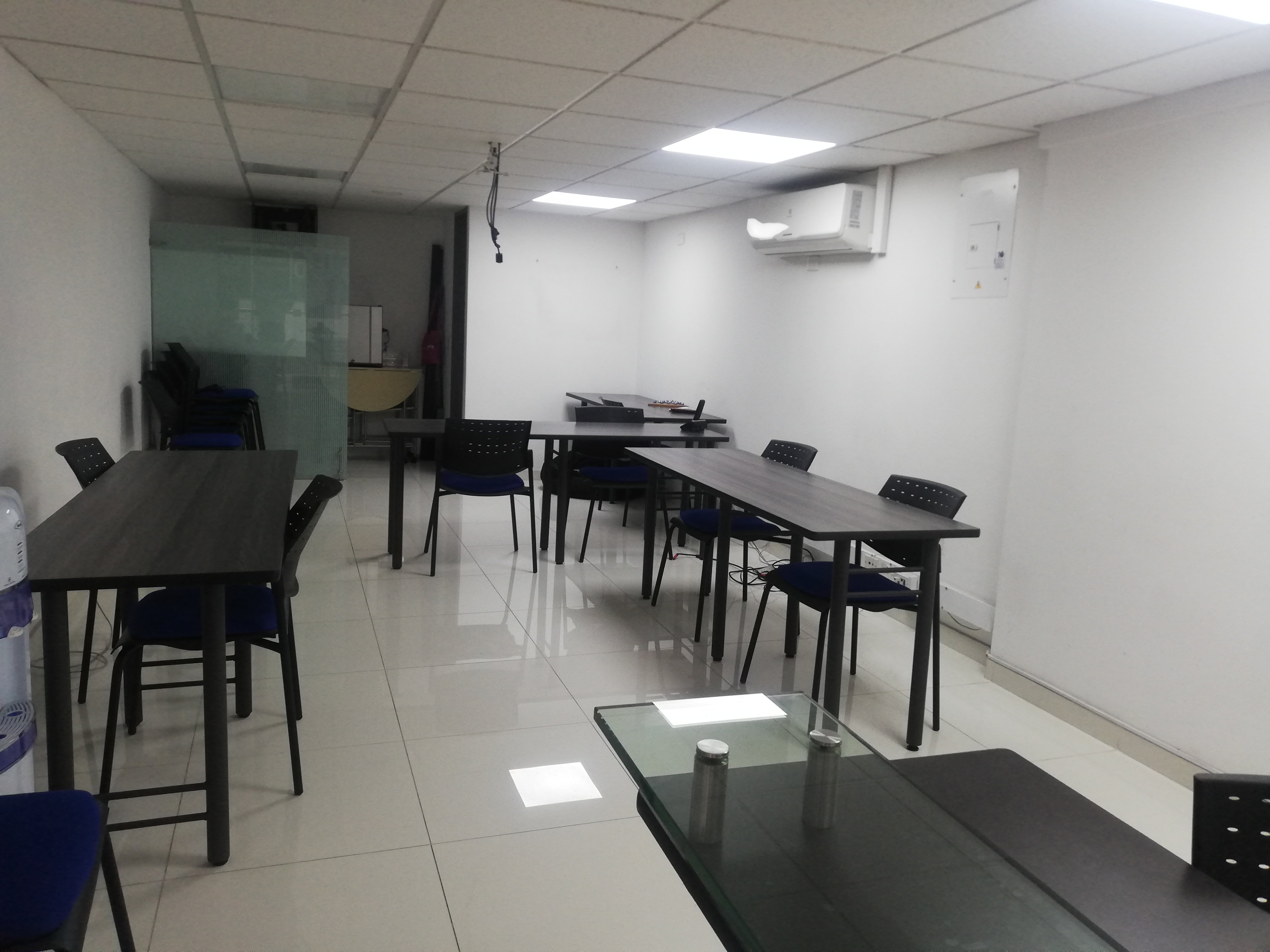 OFICINA EN ARRIENDO EN SABANETA COD 6222