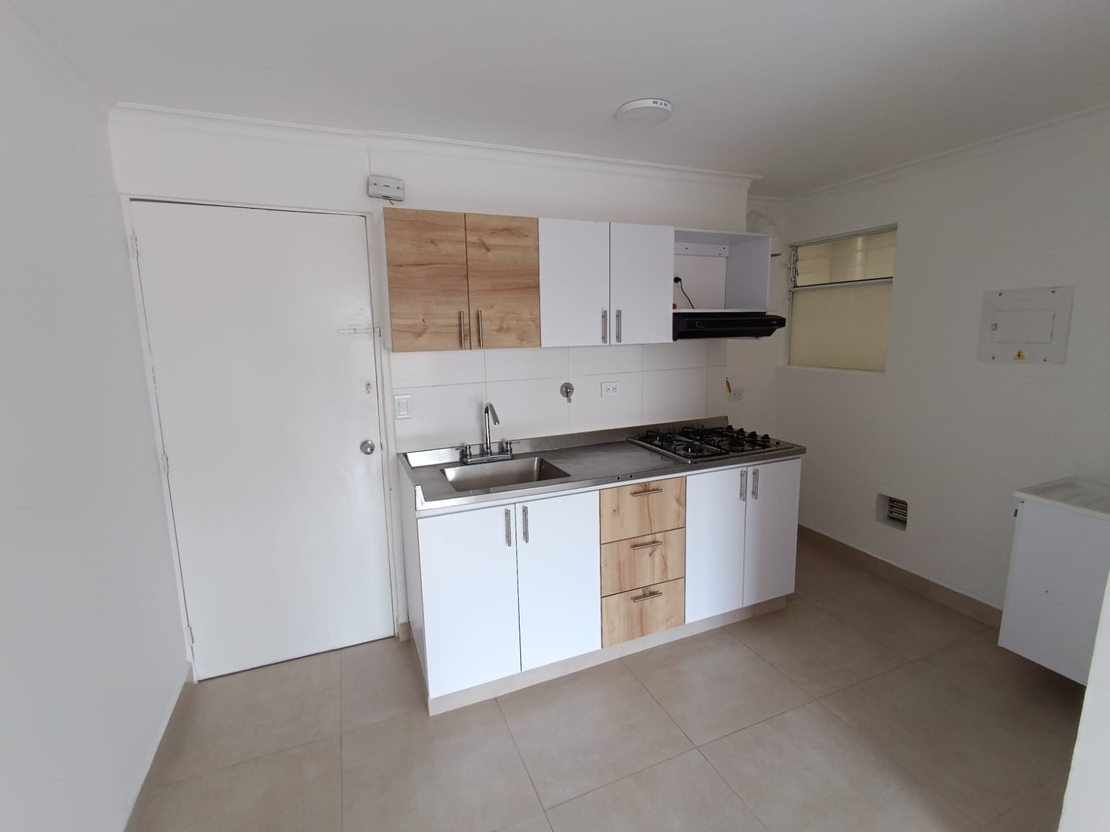 APARTAESTUDIO LAURELES SAN JOAQUIN COD 8533